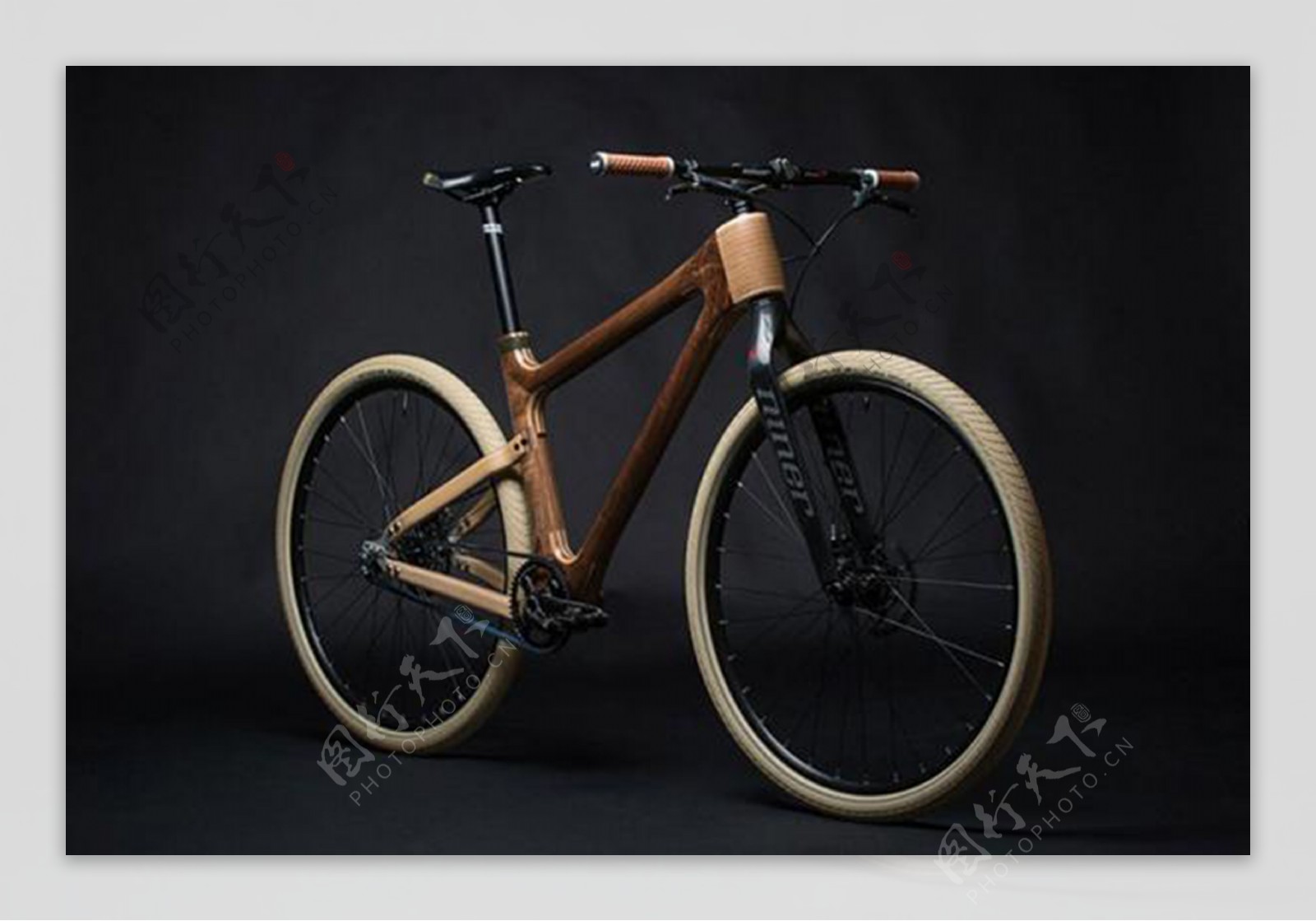 简单至极的木质单车