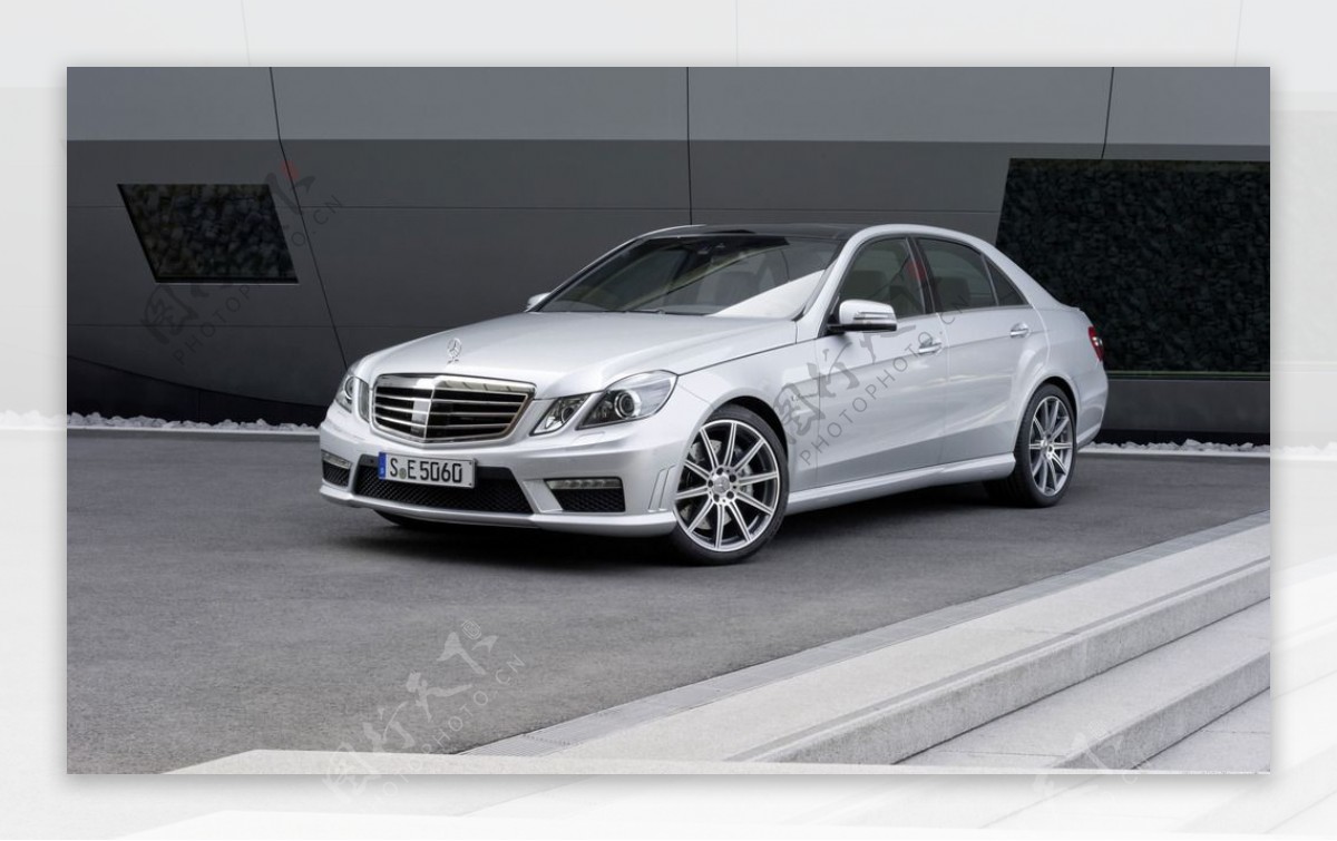 奔驰E63AMG