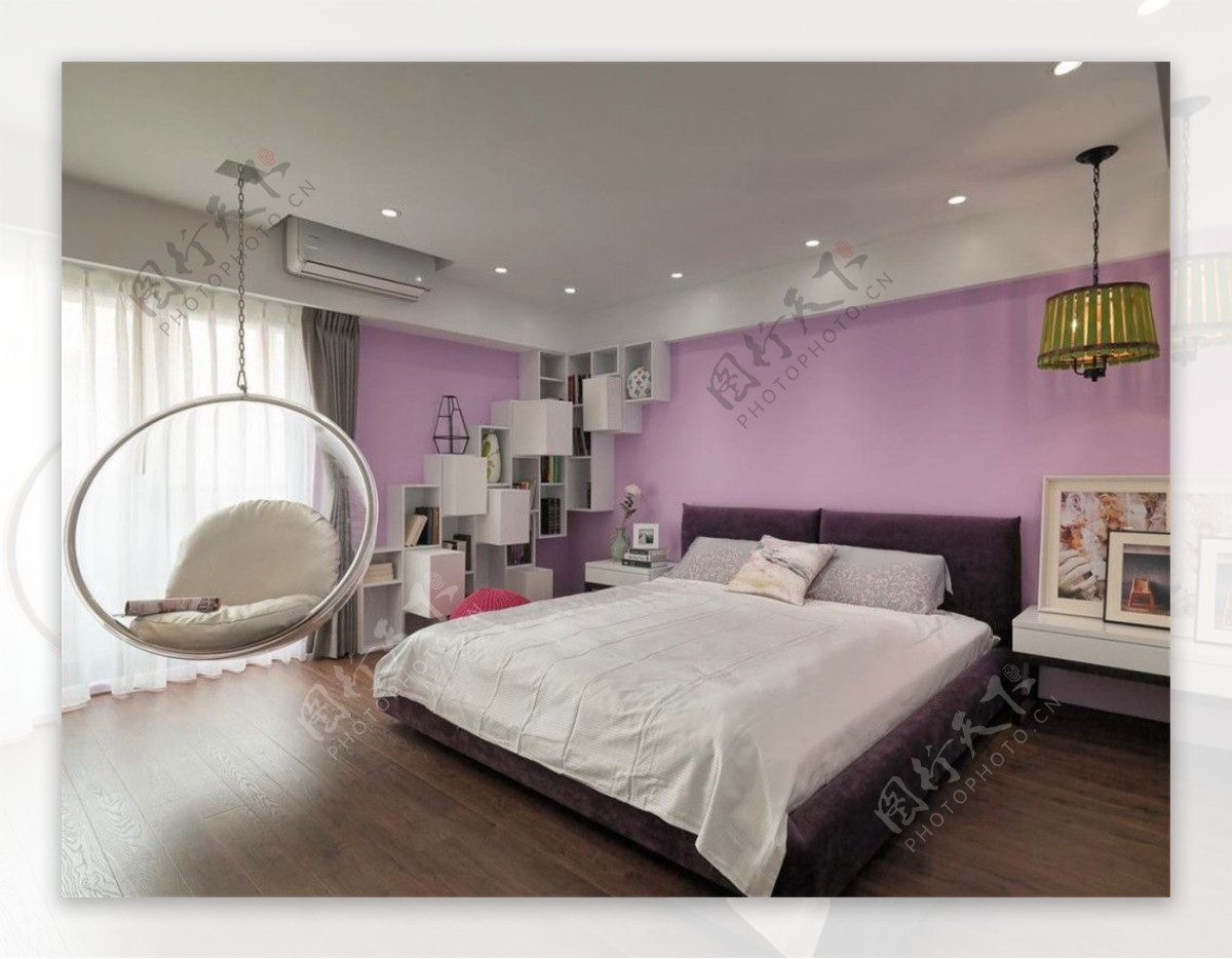 简约卧室床头紫色背景装修效果图