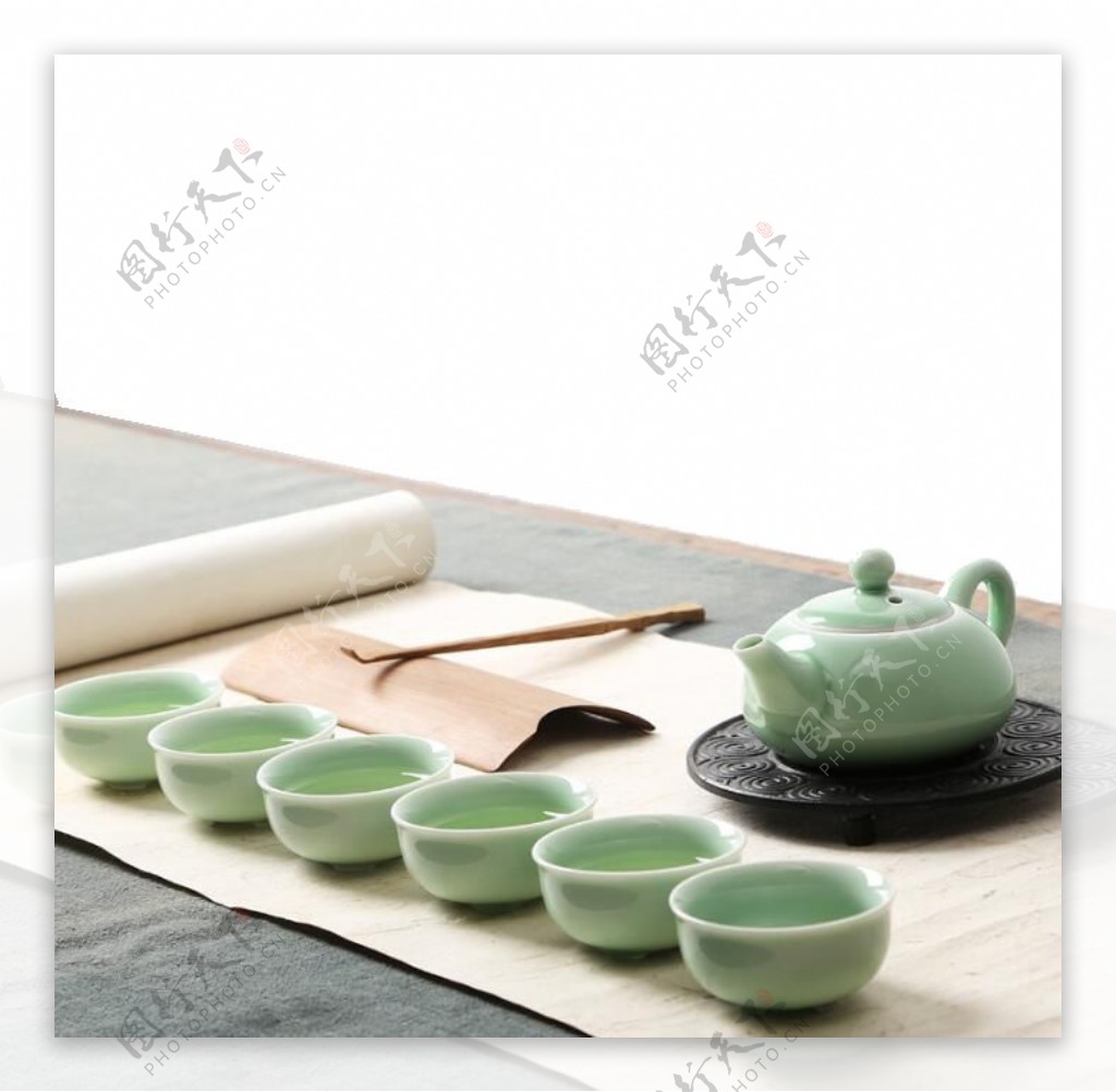 清雅淡绿色陶瓷茶具产品实物