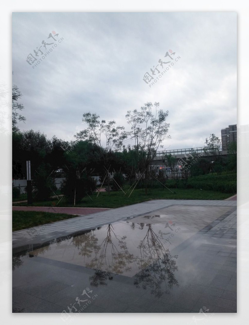 雨后小公园