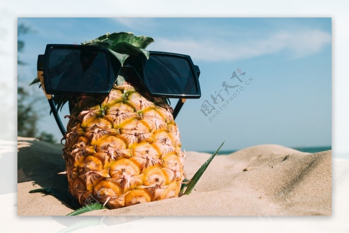 沙滩菠萝
