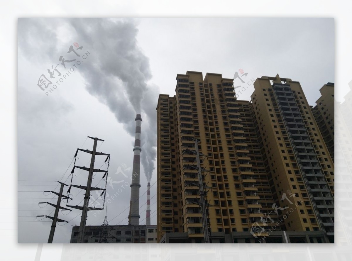 雨天的城市高楼