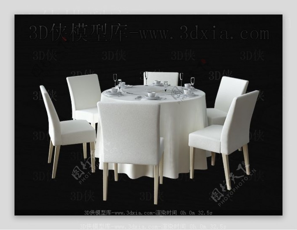 简单的白色的桌子和椅子