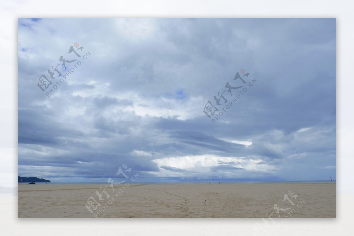 沙滩白云风景