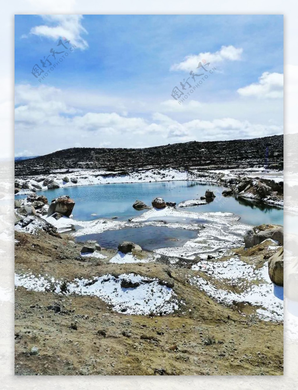 四川甘孜州稻城雪山蓝天