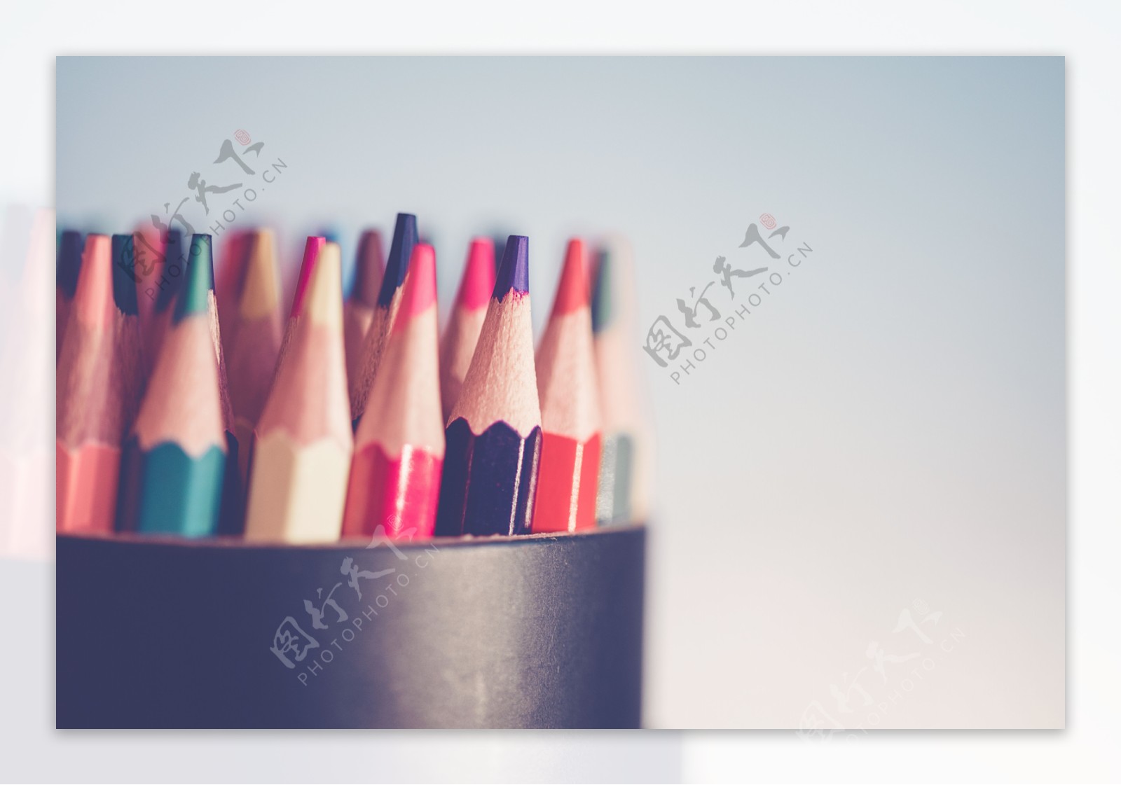 彩色铅笔不仅仅是办公画笔