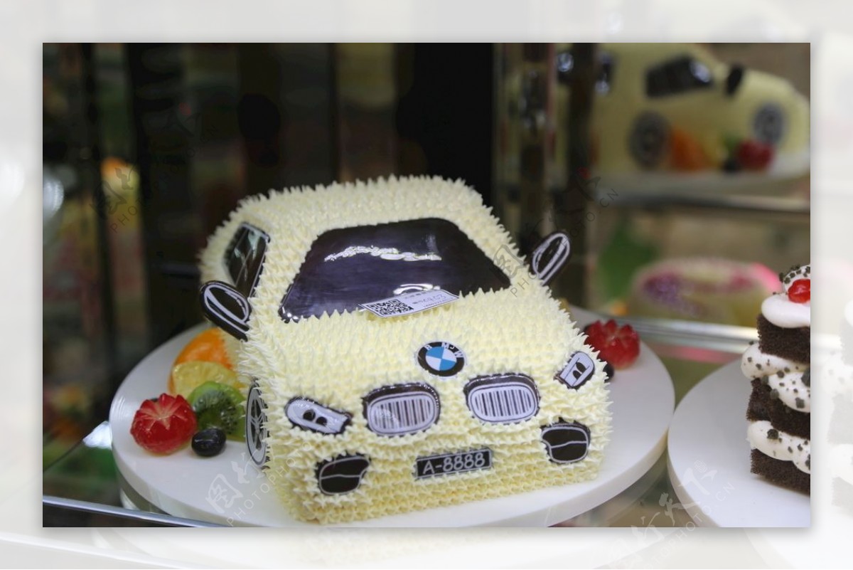 宝马汽车造型蛋糕摄影