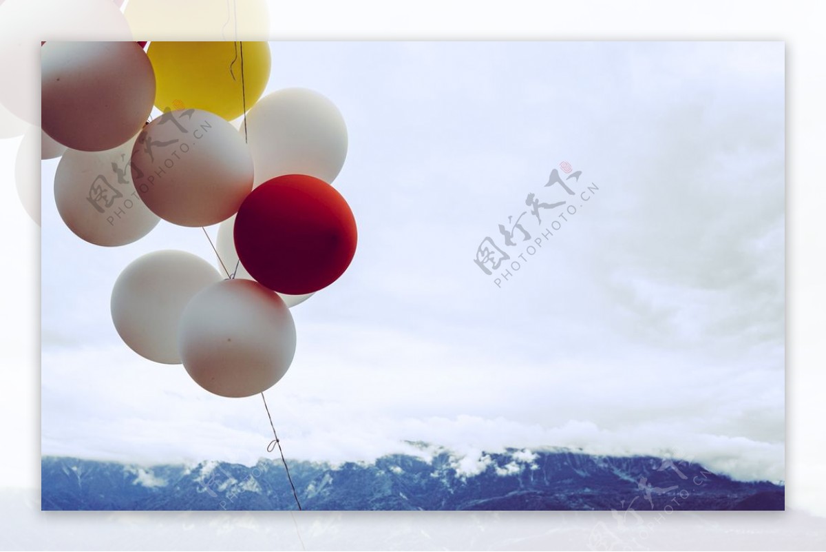 气球与远山