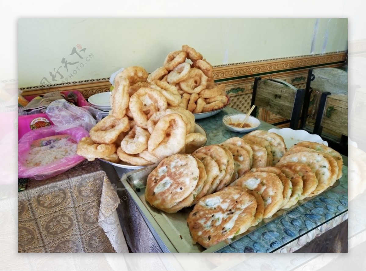 新疆特色街头美食馕饼大馕窝窝馕