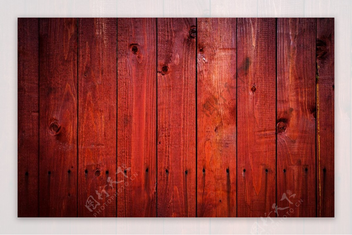 红色木板