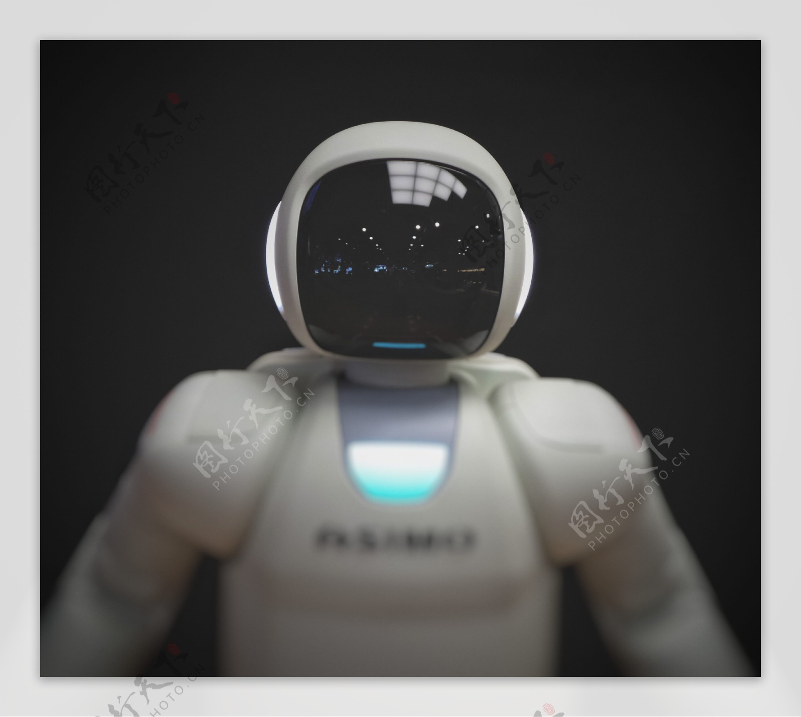 白色机器人