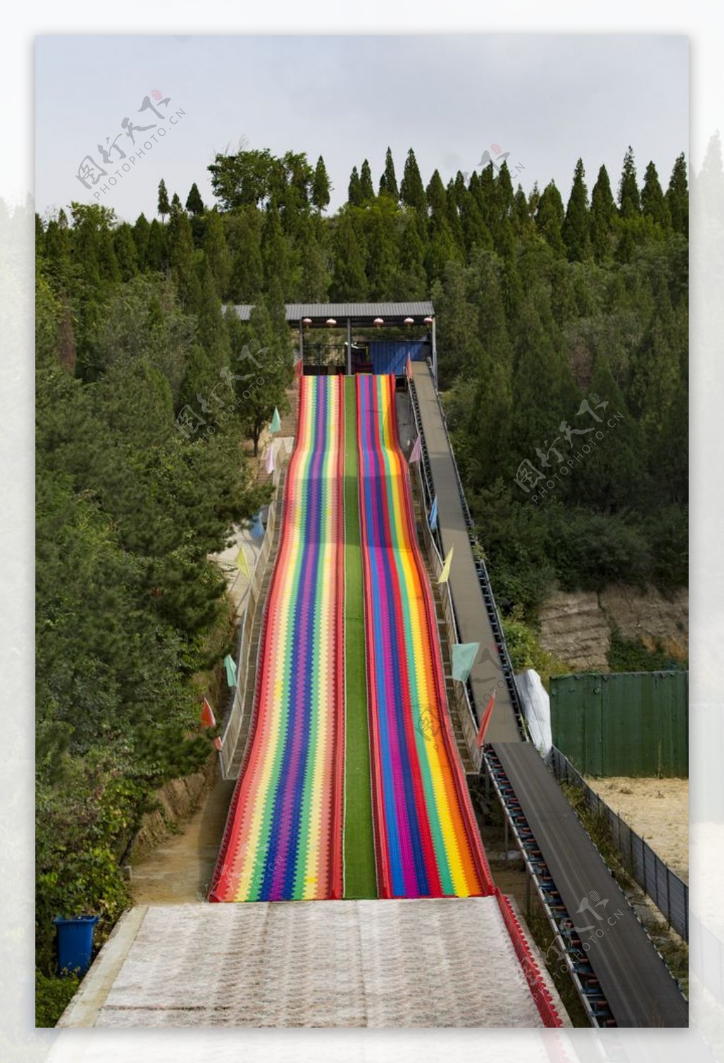 彩虹滑道图片