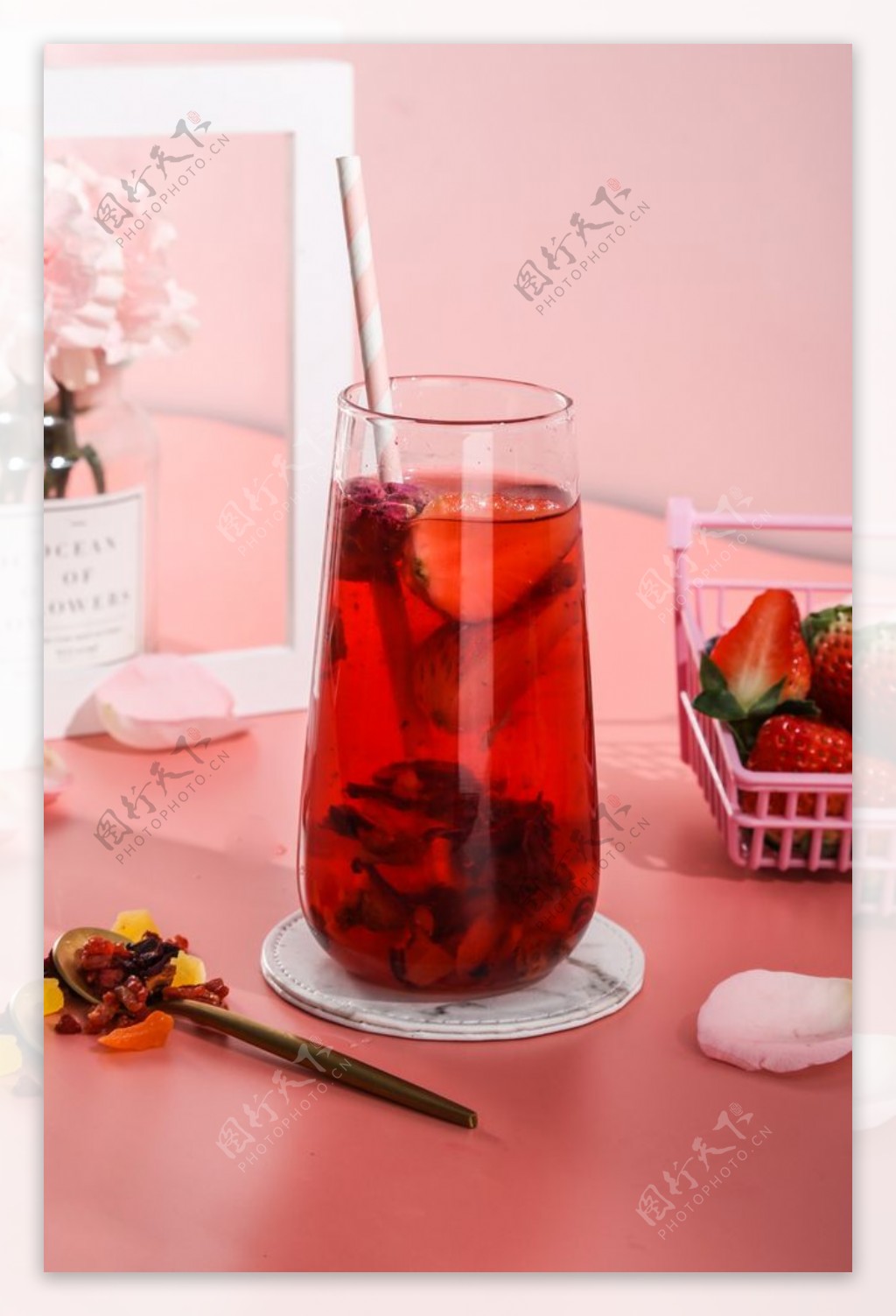 玫瑰草莓果茶图片