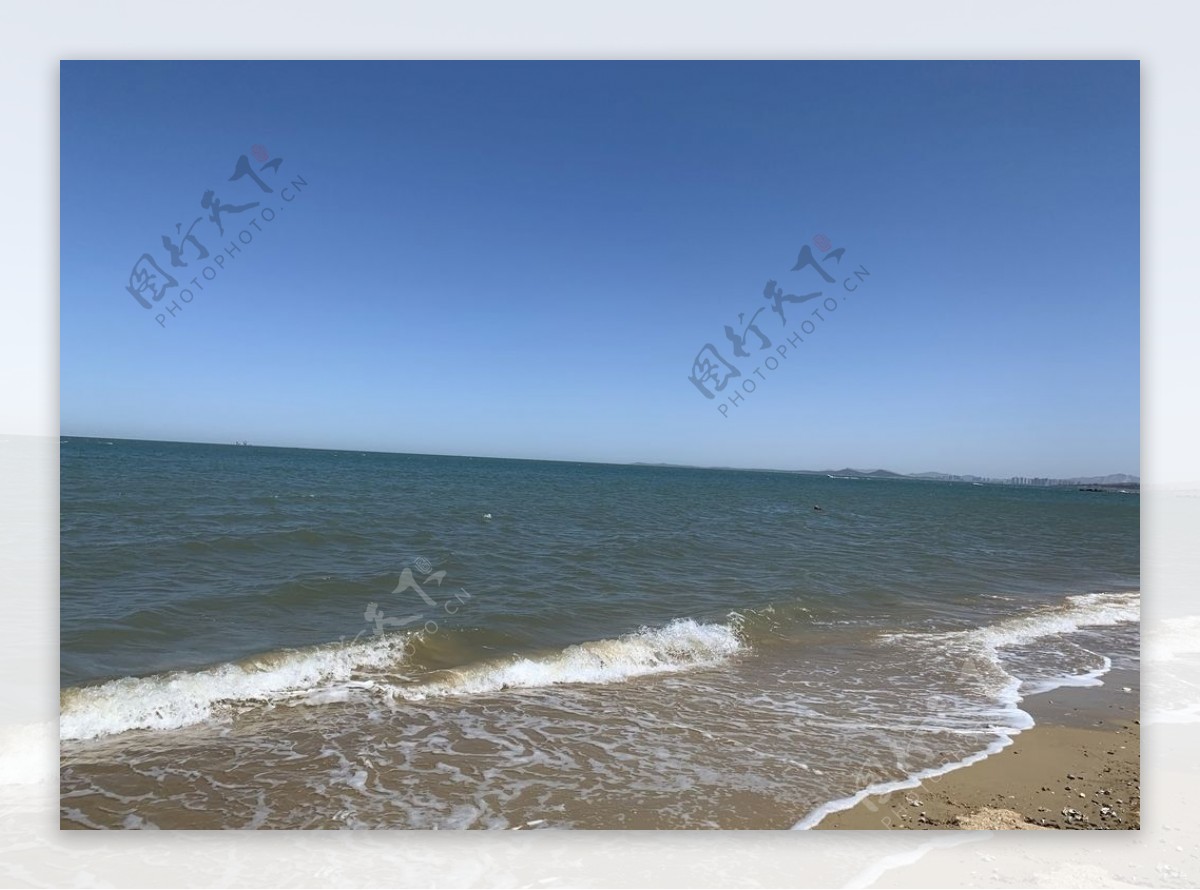 烟台海边金沙滩图片