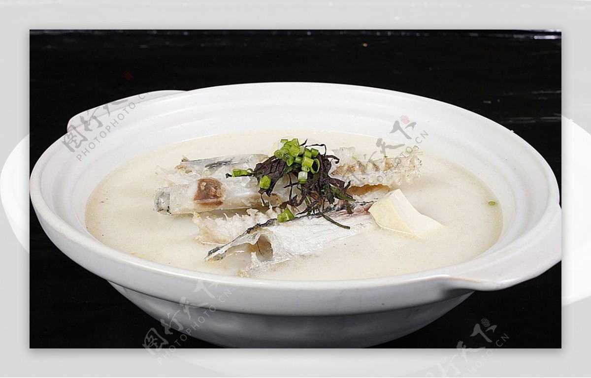 北京菜鱼脊骨炖豆腐图片