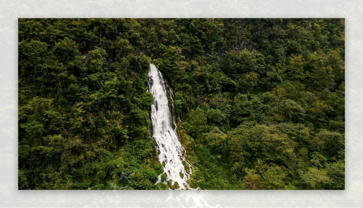 山间小瀑布摄影图图片