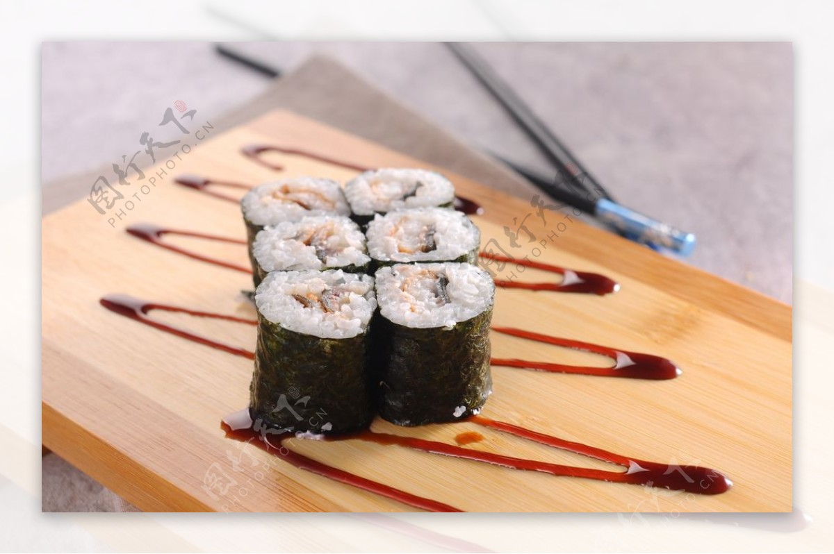 鳗鱼细卷寿司图片